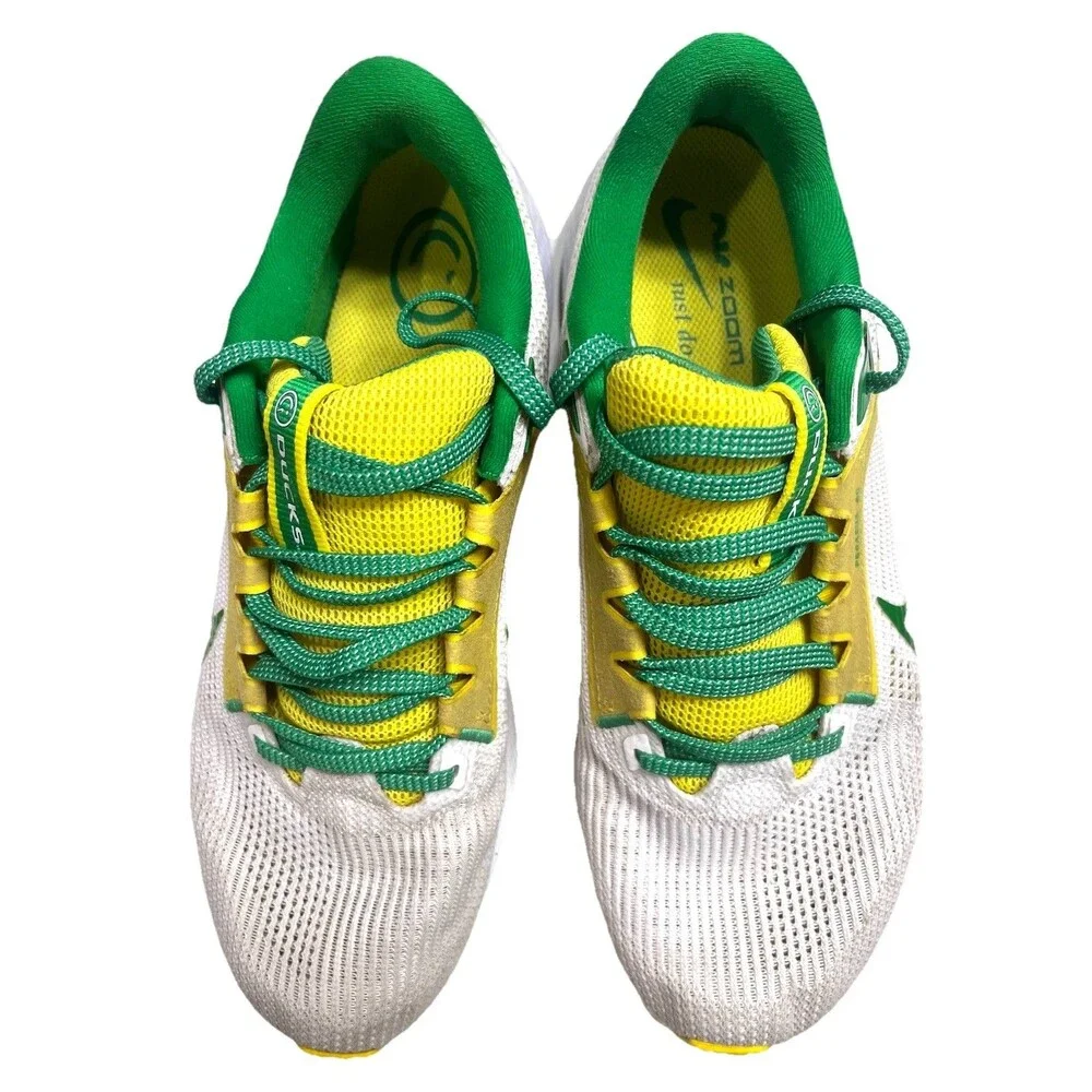 Nike Oregon Ducks Zoom Pegasus 40 Running Shoe White Yellow DZ5979-100 Size US 9